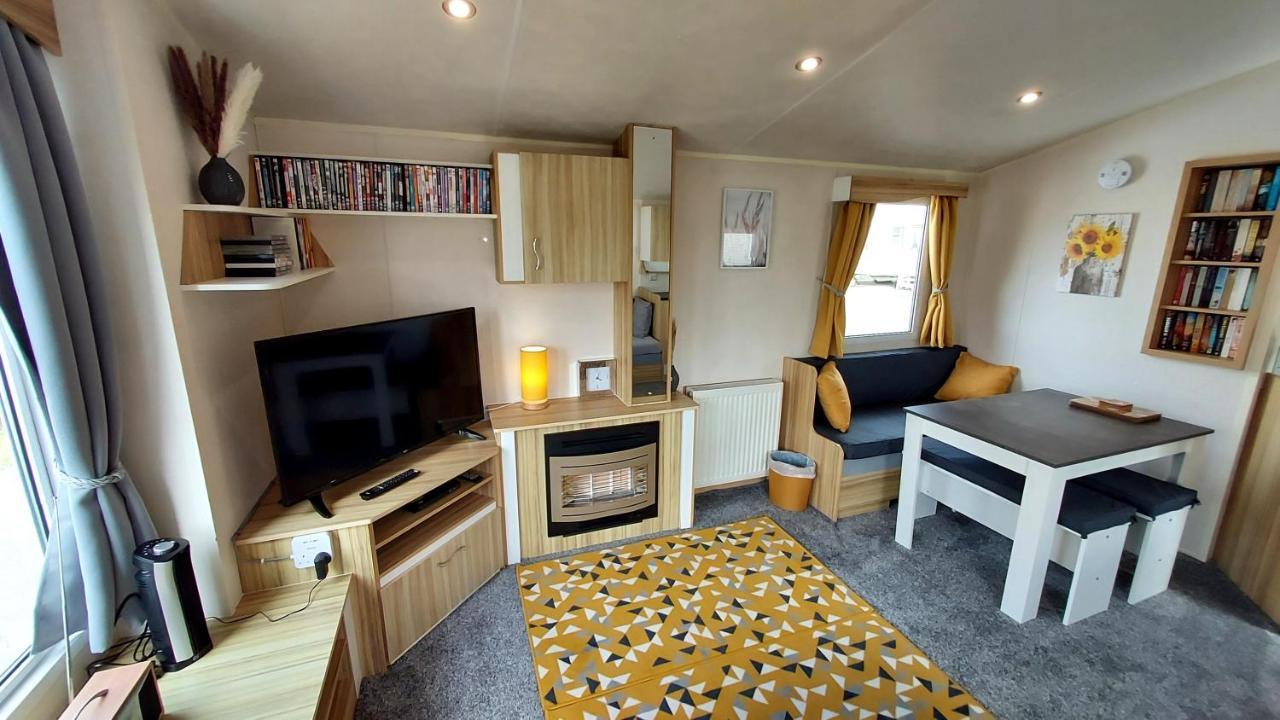Fab 3 Bedroom Caravan Sleeps 8 Close To The Beach Kinmel Bay Eksteriør bilde