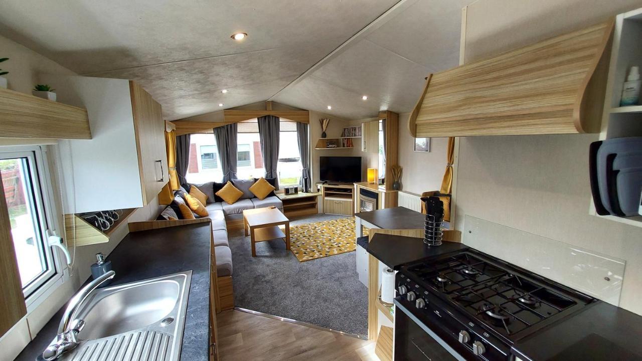 Fab 3 Bedroom Caravan Sleeps 8 Close To The Beach Kinmel Bay Eksteriør bilde