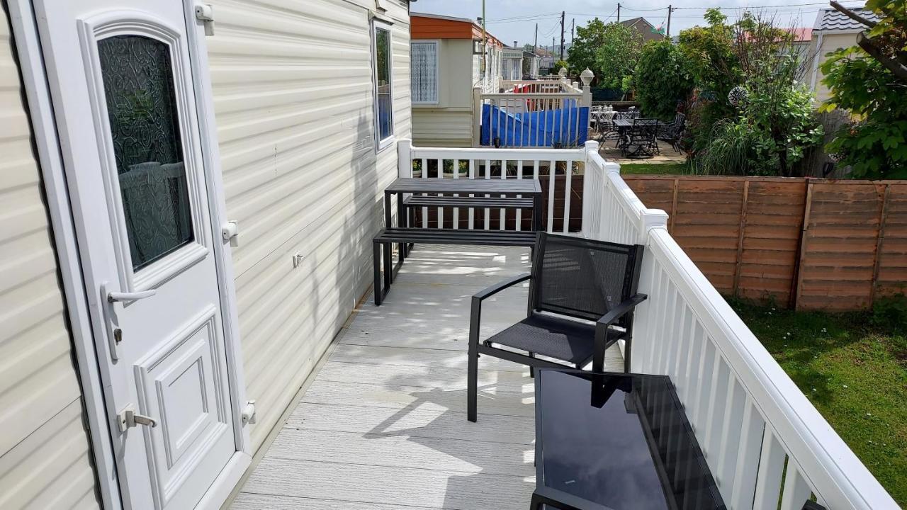 Fab 3 Bedroom Caravan Sleeps 8 Close To The Beach Kinmel Bay Eksteriør bilde