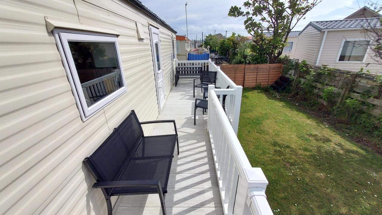Fab 3 Bedroom Caravan Sleeps 8 Close To The Beach Kinmel Bay Eksteriør bilde