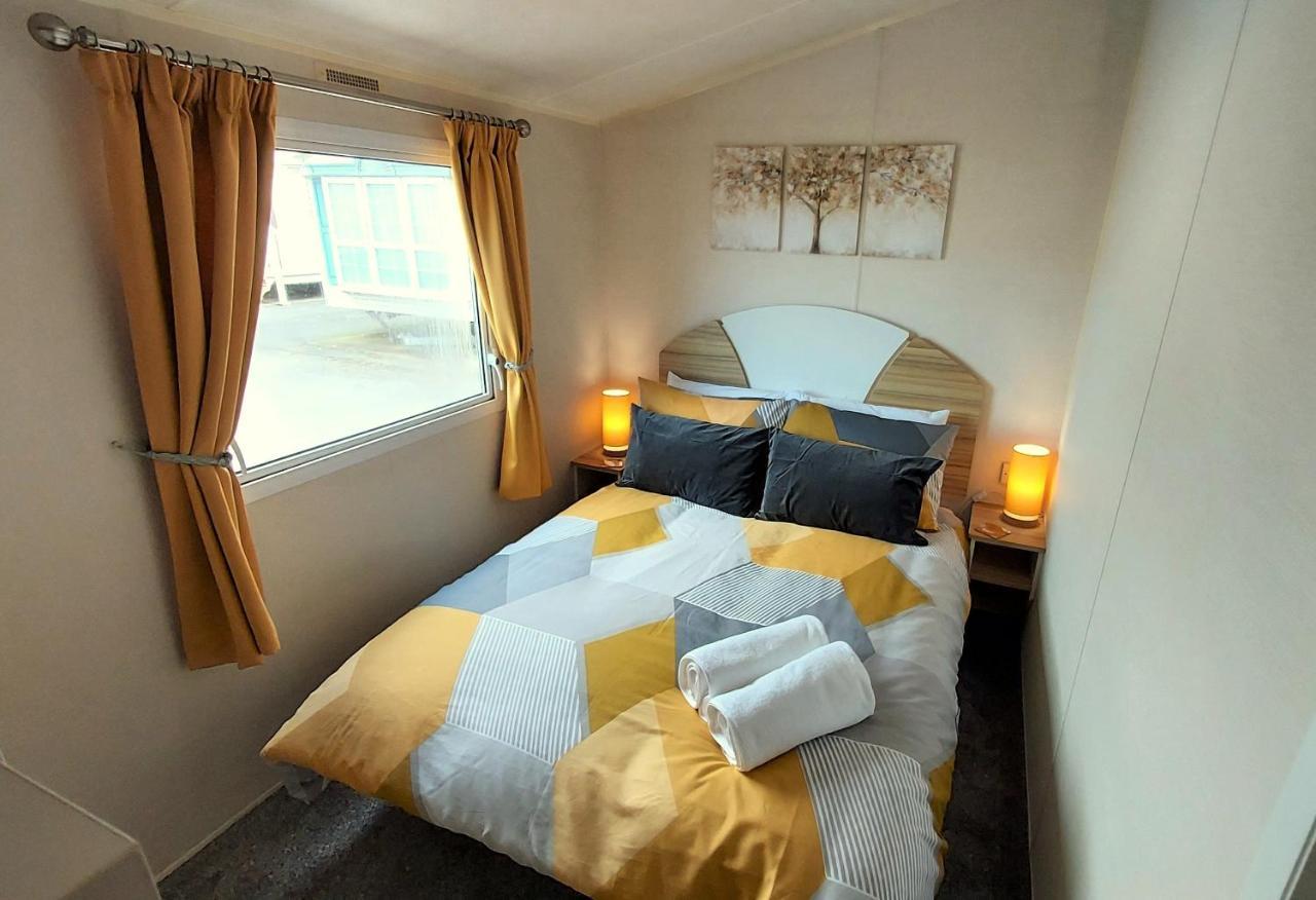 Fab 3 Bedroom Caravan Sleeps 8 Close To The Beach Kinmel Bay Eksteriør bilde