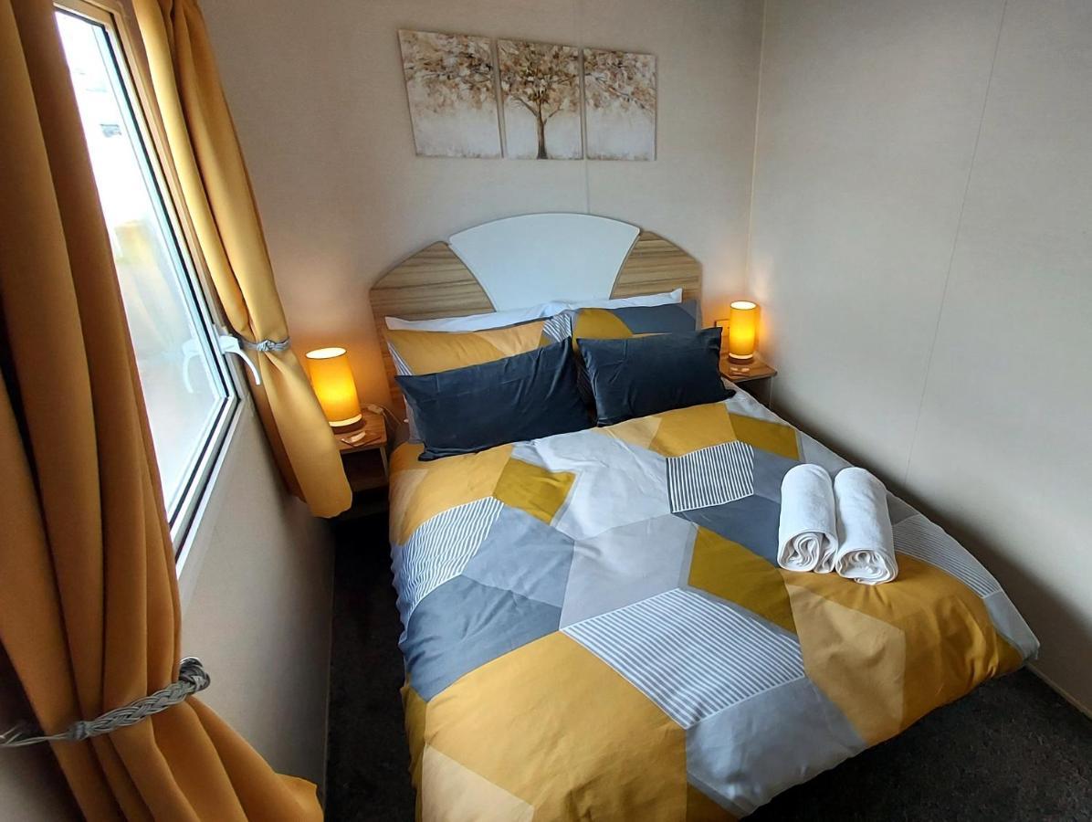 Fab 3 Bedroom Caravan Sleeps 8 Close To The Beach Kinmel Bay Eksteriør bilde